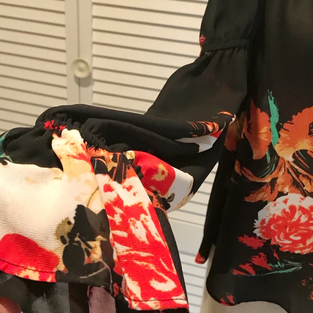 ❤️BEAUTIFUL TOP🧡 - Picture 3 of 7